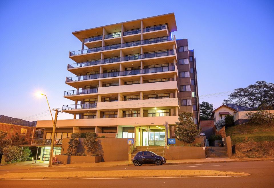 Mantra Wollongong Hotel Over view