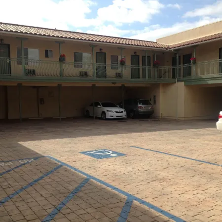 Bella Capri Inn and Suites