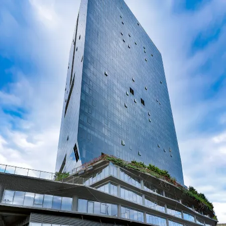 Centro Westside by Rotana Отели рядом с достопримечательностью «Багджылар»