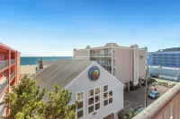 Americana Motor Inn on Boardwalk - Sea View