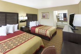 Days Inn by Wyndham Columbus-North Fort Moore