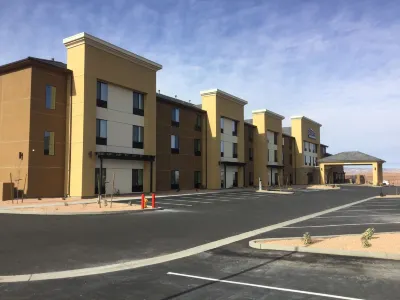 Baymont Inn & Suites by Wyndham Page Lake Powell Các khách sạn ở Page