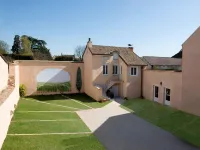 Alfred Hotels Beaune la Madeleine Hotels near Boutique Wine Market