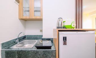 Comfy and Modern Studio at Transpark Cibubur Apartment