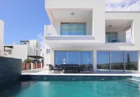 Phaedrus Living Luxury Seaview Coral Bay Villa - Private Pools