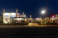 Atrium Inn Hotels near All A Flutter Farms LLC