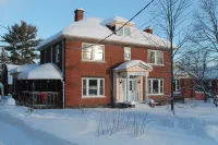 Maison Sherman's House Hotels in La Patrie