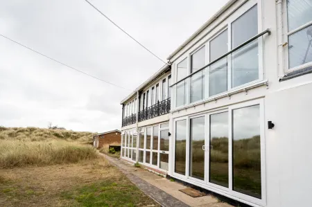 Magnificent Beach House Seaview Upside-down