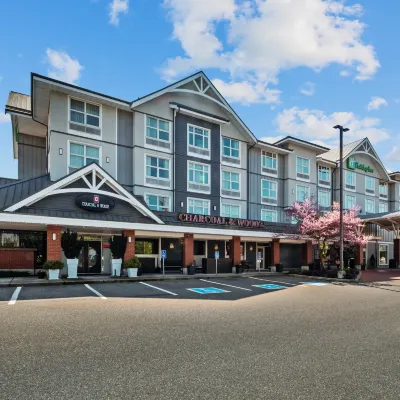 هوليداي إن هوتل آند سويتس سوري إيست كلوفردال باي آيتش جي Hotels near "‪The Glades, 561 172 St, Surrey, BC V3S 9P8‬"