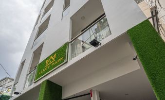Luxy Park Hotel & Apartments - Notre Dame