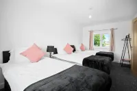 Family/Contractors 3 Bed House/Parking/Sleeps 7 Hotels in 