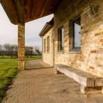 Rustic Family Holiday Home for up to 8 People Located in the Green of the Countryside Hotels in Veurne