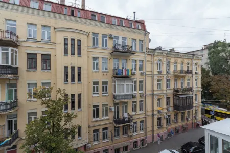 Central Dayflat Apartments Отели рядом с достопримечательностью «Андреевский спуск»