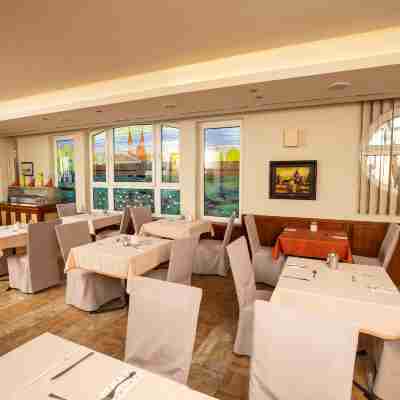 Dóm Hotel Dining/Meeting Rooms