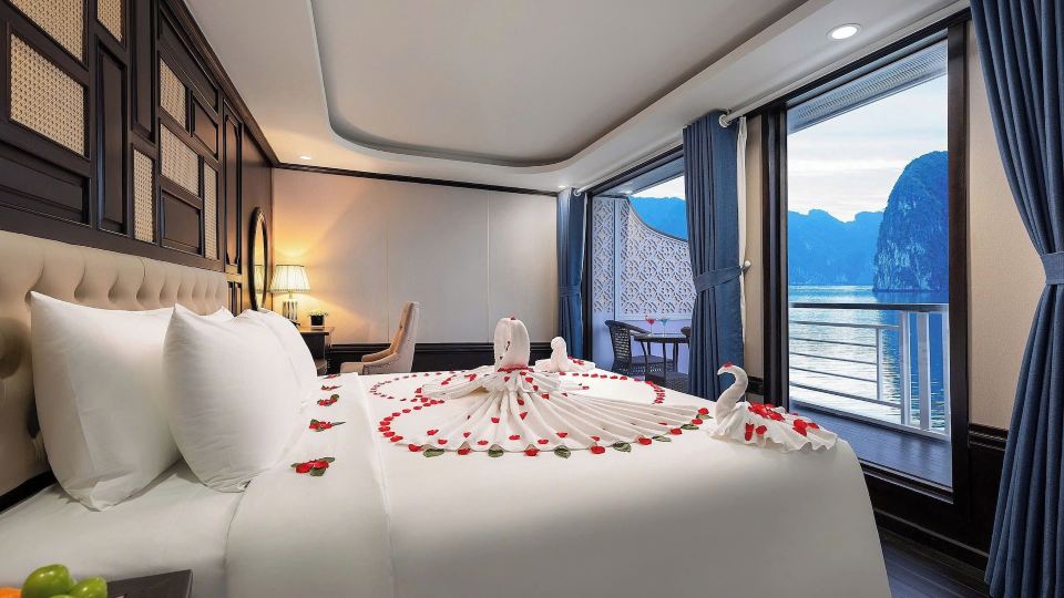 Luxury of the sea Cruise LanHa bay 5Star