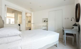 Kennington Road by Onefinestay