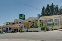 배가본드 인 산 페드로 S.S. 레인 빅토리 주변 호텔