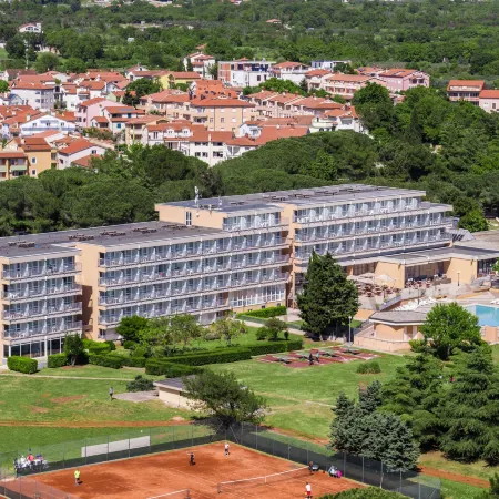 Arena Hotel Holiday