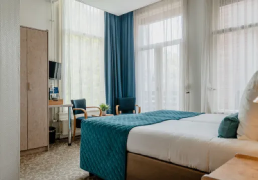 ホテル フィッタ ピーテル・コネリス・ホーフト通り周辺のホテル