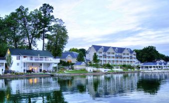 Bay Pointe Inn