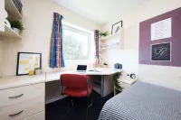 North Court Hotels in Caerphilly