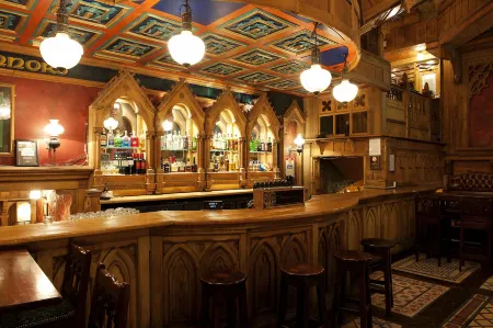 Carlton George Hotel Отели рядом с достопримечательностью «Scottish Jewish Archives Centre»