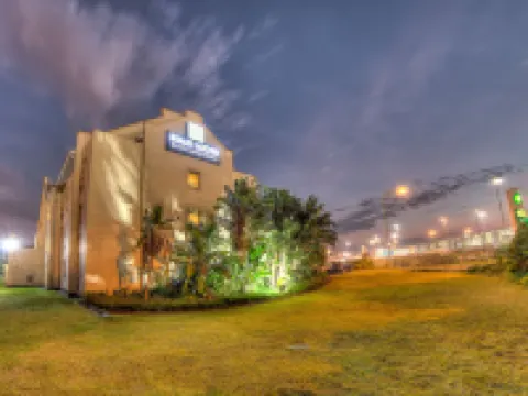 Road Lodge Cape Town International Airport Hotels near GrandWest Grand Arena