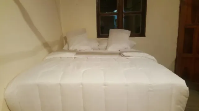 Simoonga Village Backpackers and Cafe โรงแรมใน