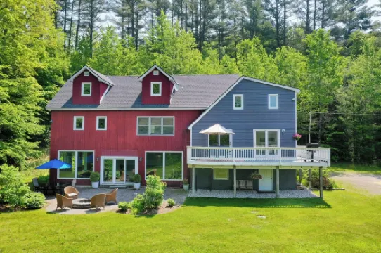 Everything You Need - Swim, Relax, Play Outside!