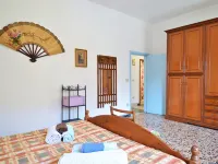 Apartment for 5 with Pool - parking