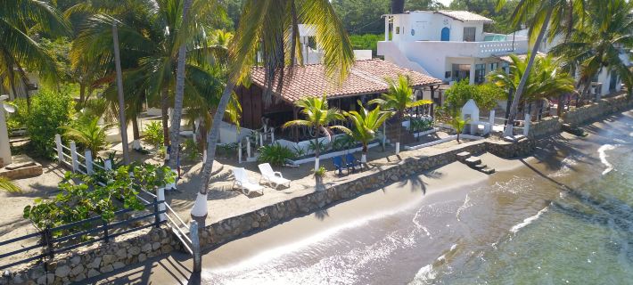 Beachfront Cabin with Wi-Fi Hotels in Santiago de Tolú