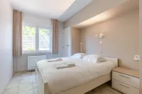 Huswell - Villa Near Beach With Double Parking Hotels in Oostduinkerke