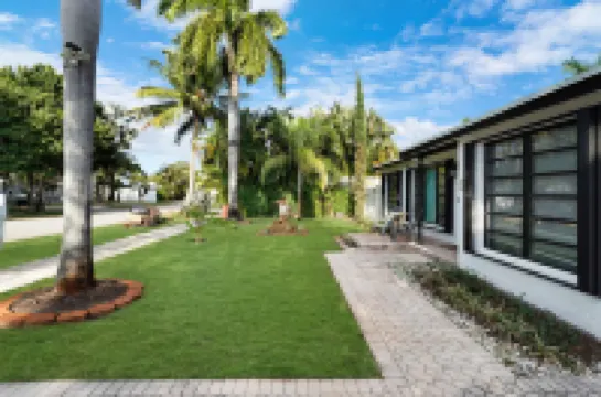 Tropical Oasis with Pool and Outdoor Kitchen - Charming Escape