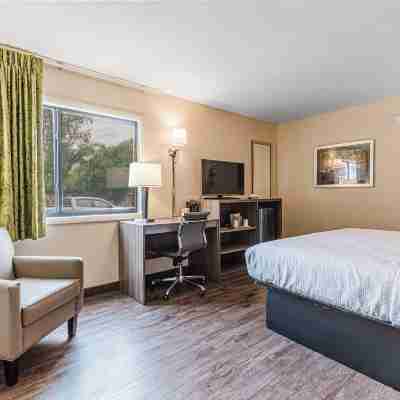 Econo Lodge Cherokee Near River Park Rooms