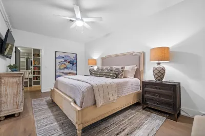 The Central Loft: Contemporary Downtown Retreat Along Hot Springs' Bathhouse Row