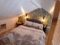 20 minutes from Disney! Tiny House at the bottom of the garden, ideal for families.