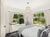 European-Inspired Country Home Walking Distance to Bundanoon Village Hotels in Bundanoon