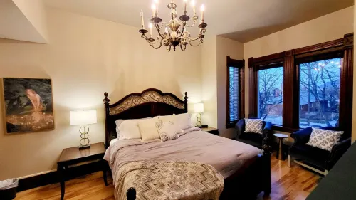 Charming historical apartment in the heart of down town art district of Ogden