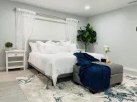 Modern Home in Baldwin Park-Central to All Attractions Hoteles en Baldwin Park