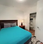 Stunning Boutique 2BR Apartment, Close to Everything with AC, fitness room, WiFi Отели в г. Корейский район