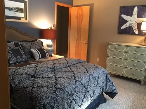 Premier Vacation Rental, Pet Friendly, Walk to Water, Restaurant, Shopping, WiFi