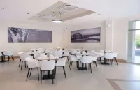 Super 8 by Wyndham Manzanillo - Desayuno