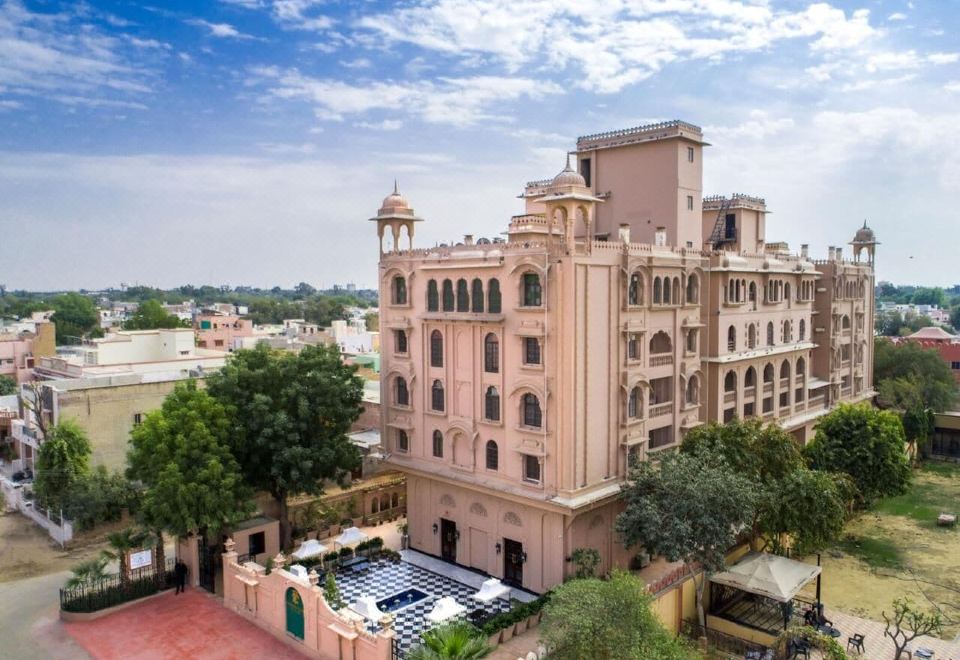 hotel overview picture