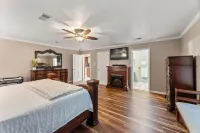 Charming private 3-bedroom Ranch with WiFi, AC, Pool in picturesque Princeton