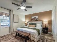 Getaway Cabin – Deck, Fire Pit & BBQ Near Gorge ワイルダーネスのホテル