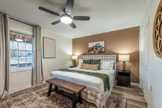 Getaway Cabin – Deck, Fire Pit & BBQ Near Gorge