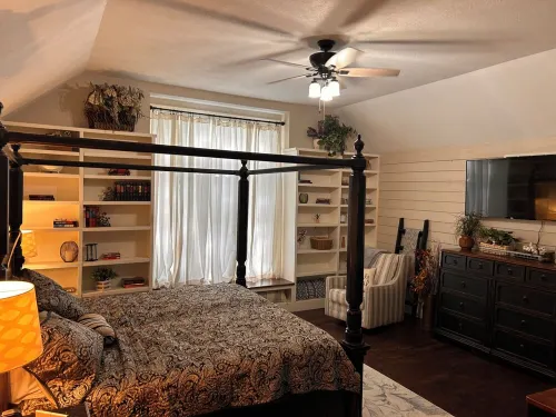 heated pool, Hot Tub & deck, large media & game room, lots of room indoor & out