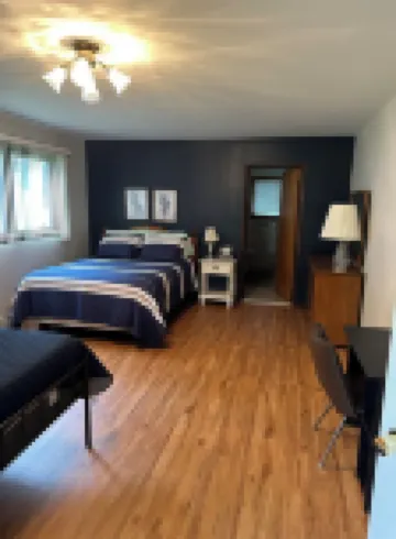 Charming 2-bedroom cottage in marvelous Cheboygan with WiFi, AC