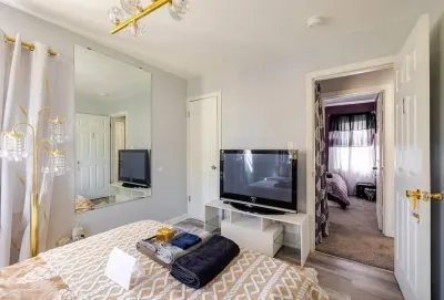 Elegant Serene Escape in Wyandotte