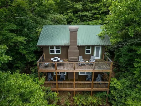 Blue Ridge Sunset View in Brevard! Nestled High on 12 Peaceful Acres of Nature!